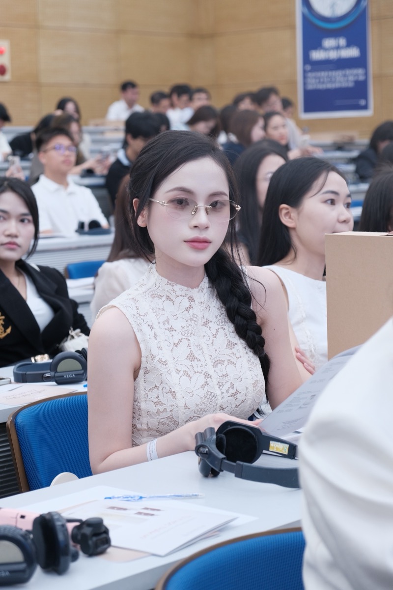 Giáo dục Cuộc sống: Hành trình chuyên môn của dược sĩ Hằng Ngọc